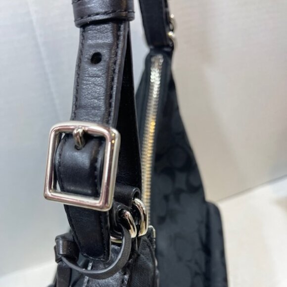 Coach Signature Cs Black Canvas Hobo Shoulder Zip Bag w/Turn Lock EUC - Picture 10 of 16